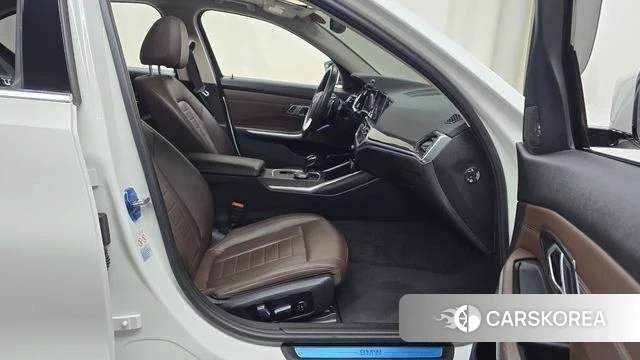 BMW 3 Series (G20) 2019 Белый из Кореи, фото 2