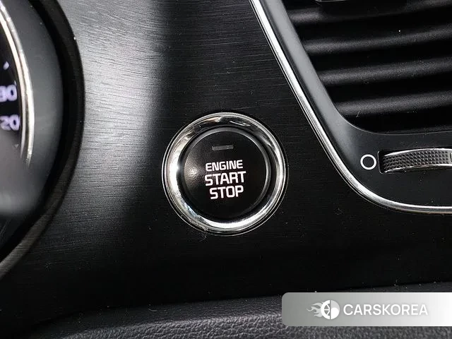 Kia The New Carnival 2018 Белый из Кореи, фото 2