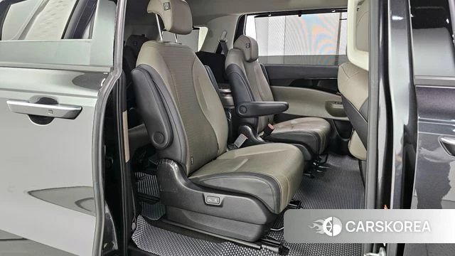 Kia The New Carnival 4th Generation 2024 Серый из Кореи, фото 2