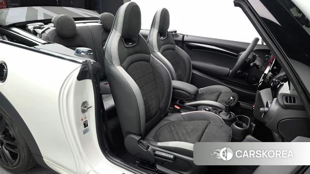 Mini Cooper S Convertible 2024 Белый из Кореи, фото 2