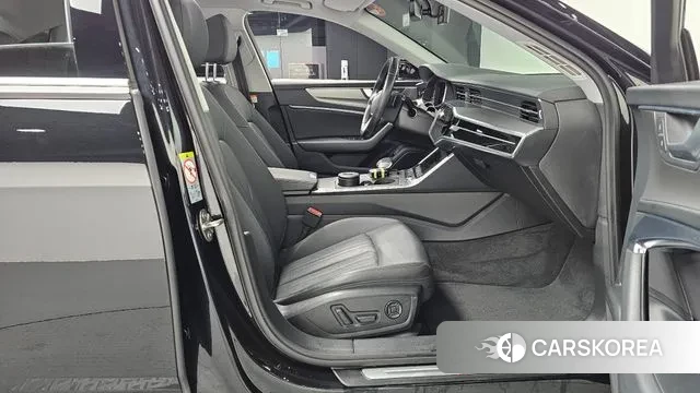 Audi A6 (C8) 2021 Черный из Кореи, фото 2