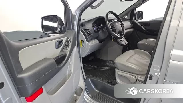 Hyundai The New Grand Starex 2020 Серебристо-серый из Кореи, фото 2