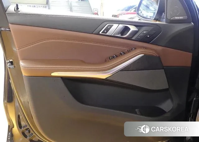 BMW X5 (G05) 2024 Черный из Кореи, фото 2