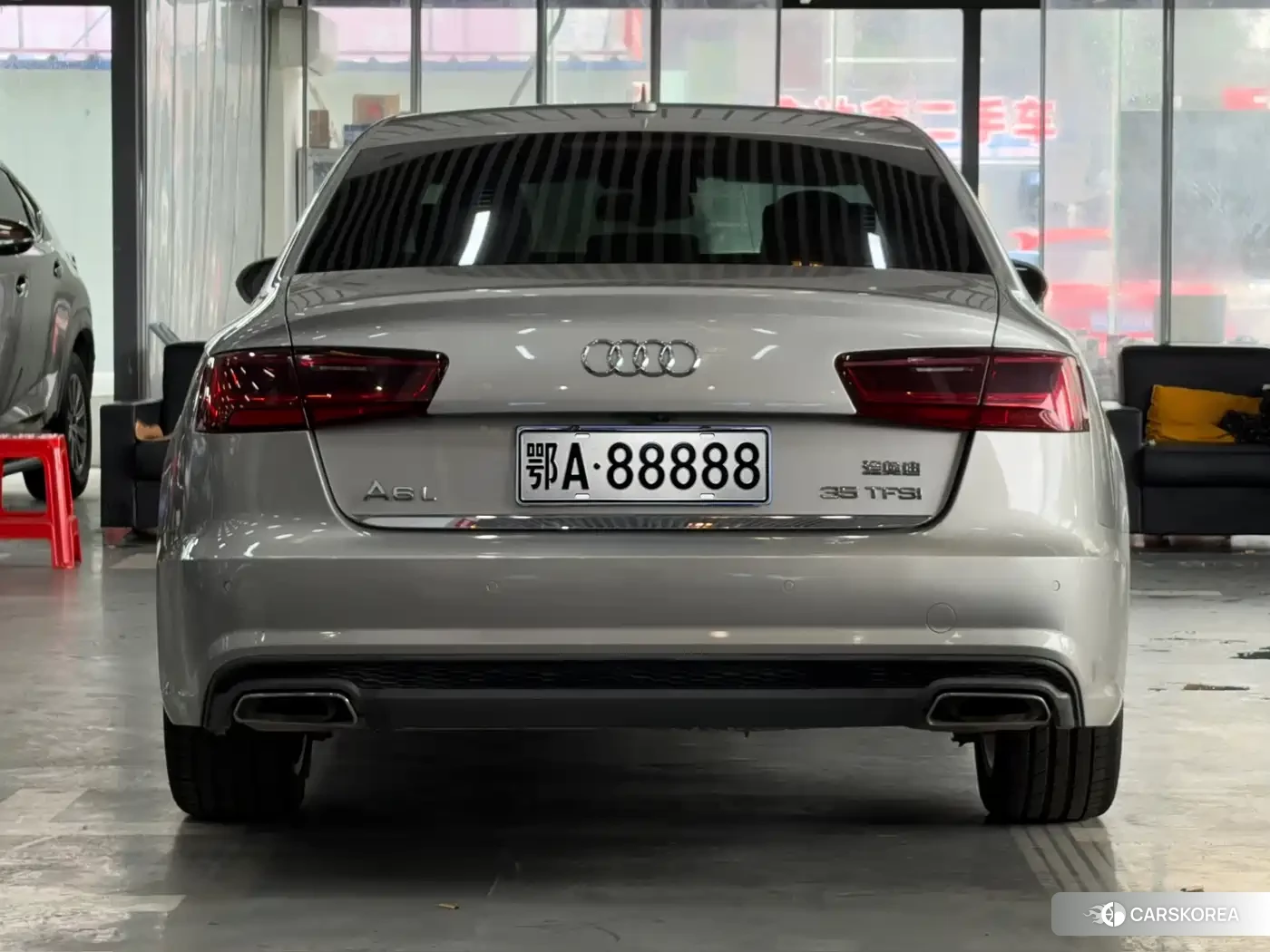 Audi A6L 2018 Champagne/brown из Китая, фото 2