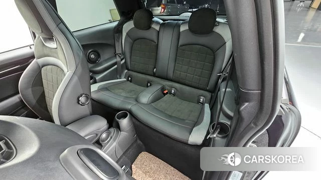 Mini Cooper S 2023 Черный из Кореи, фото 2