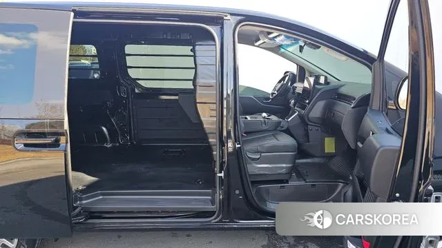 Hyundai Staria 2025 Черный из Кореи, фото 2