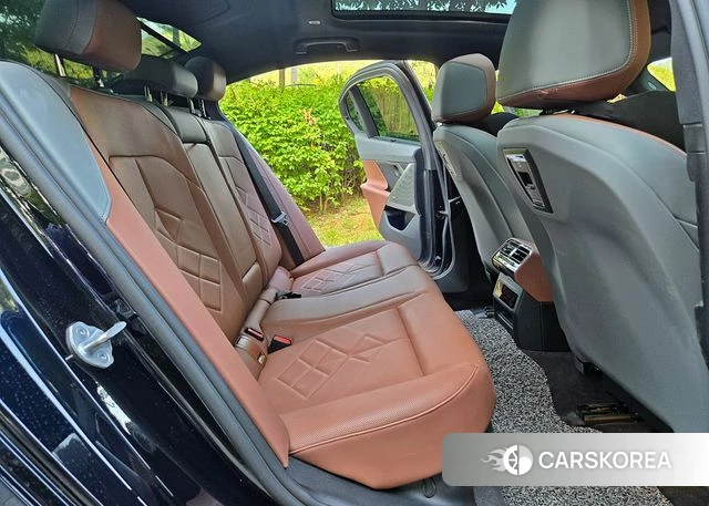 BMW 5 Series (G60) 2025 Синий из Кореи, фото 2