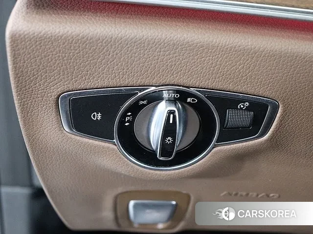 Mercedes-Benz E-Class W213 2021 Белый из Кореи, фото 2