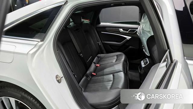 Audi A6 (C8) 2021 Белый из Кореи, фото 2