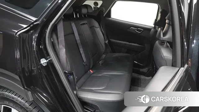 Kia Sportage 5th Generation Hybrid 2023 Черный из Кореи, фото 2