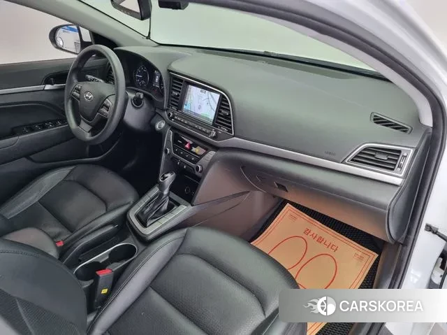 Hyundai Avante AD 2018 Белый из Кореи, фото 2