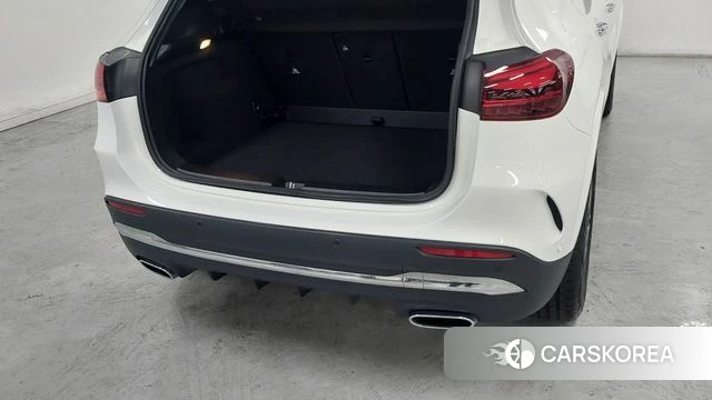 Mercedes-Benz GLA - Class H247 2023 Белый из Кореи, фото 2