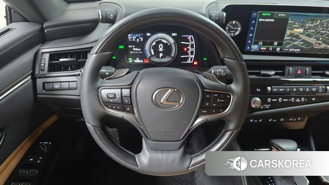 Lexus ES300h 7th generation 2023 Черный из Кореи, фото 2