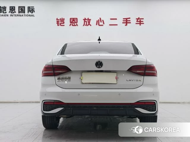 Volkswagen Lavida 2024 Белый из Китая, фото 2