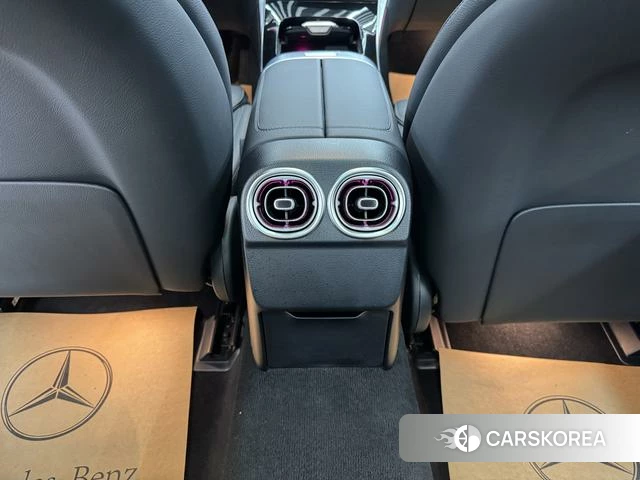 Mercedes-Benz Class C 2024 Белый из Китая, фото 2
