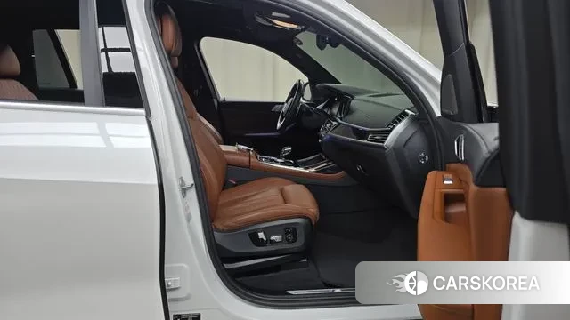 BMW X7 (G07) 2021 Белый из Кореи, фото 2