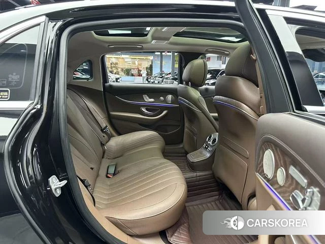 Mercedes-Benz E-class 2021 Черный из Китая, фото 2