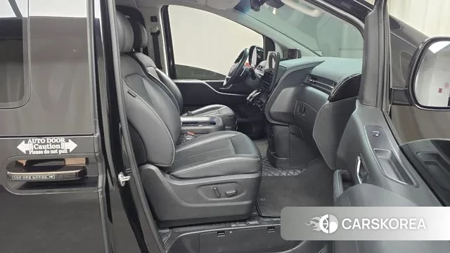 Hyundai Staria 2023 Черный из Кореи, фото 2