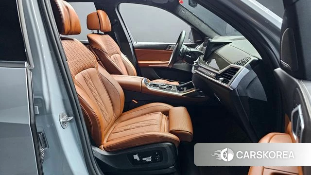 BMW X7 (G07) 2025 Цвет галактики из Кореи, фото 2