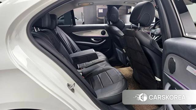 Mercedes-Benz E-Class W213 2018 Белый из Кореи, фото 2