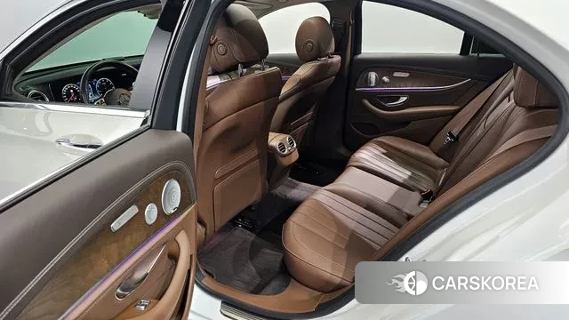 Mercedes-Benz E-Class W213 2020 Белый из Кореи, фото 2