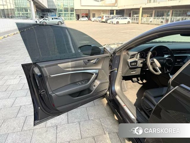 Audi A7 2022 Черный из Китая, фото 2