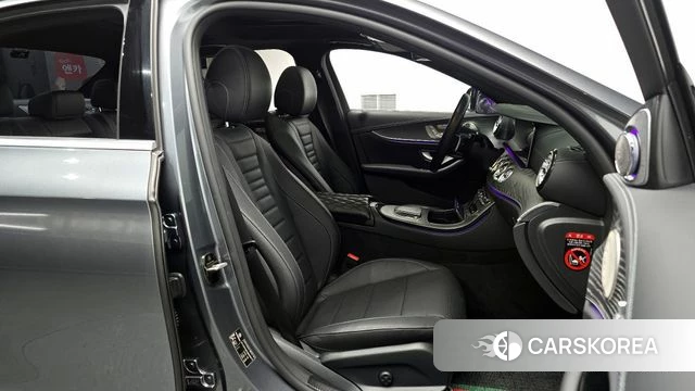 Mercedes-Benz E-Class W213 2021 Серый из Кореи, фото 2