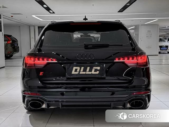 Audi RS 4 2025 Черный из Китая, фото 2