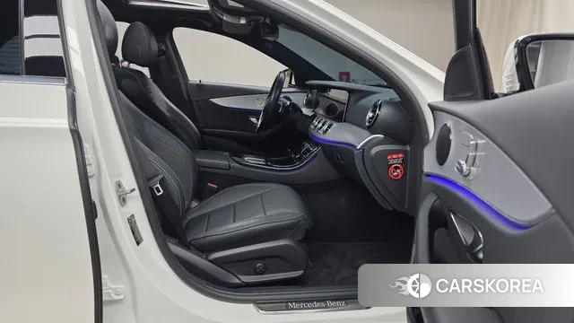 Mercedes-Benz E-Class W213 2021 Белый из Кореи, фото 2