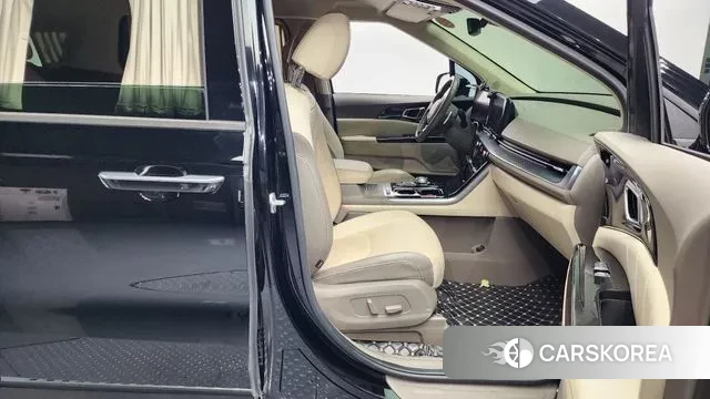 Kia Carnival 4th generation 2022 Черный из Кореи, фото 2