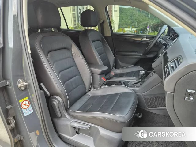 Volkswagen Tiguan second Generation 2020 Серый из Кореи, фото 2