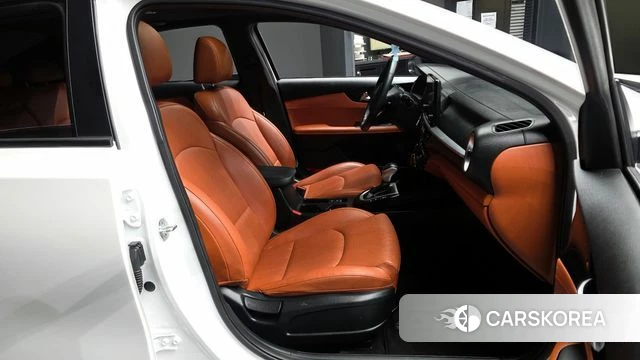 Kia The New K3 2nd generation 2022 Белый из Кореи, фото 2