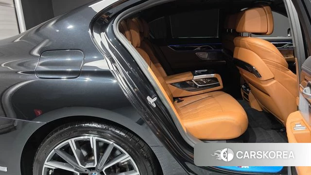 BMW 7 Series (G11) 2022 Черный из Кореи, фото 2