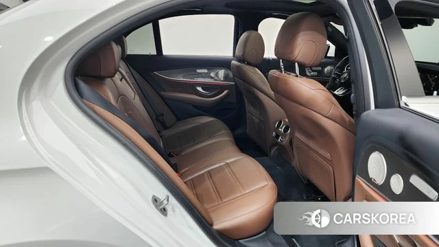Mercedes-Benz E-Class W213 2021 Белый из Кореи, фото 2
