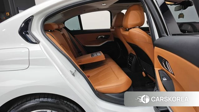 BMW 3 Series (G20) 2023 Белый из Кореи, фото 2