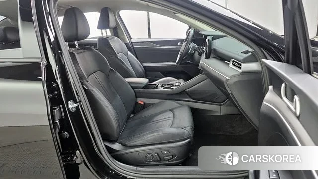 Kia K5 3rd generation 2023 Черный из Кореи, фото 2