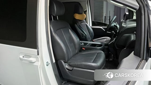 Hyundai Staria 2022 Белый из Кореи, фото 2
