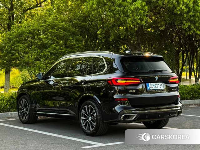 BMW X5 (imported) 2021 Черный из Китая, фото 2