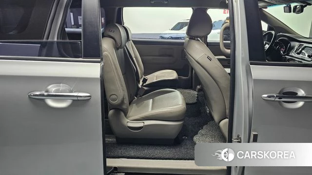 Kia The New Carnival 2018 Серебряный из Кореи, фото 2