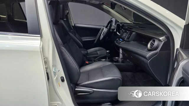 Toyota RAV4 2018 Белый из Кореи, фото 2