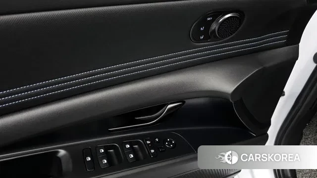 Hyundai The New Avante (CN7) 2023 Белый из Кореи, фото 2