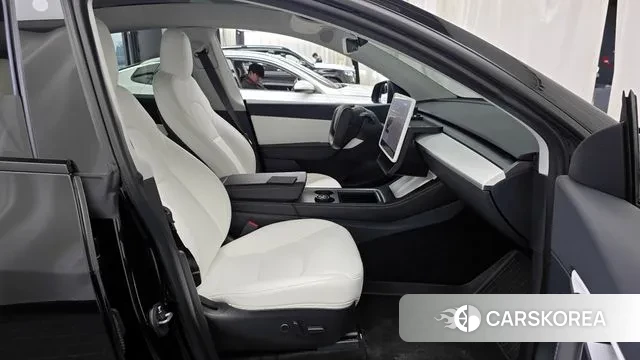 Tesla Model Y 2021 Черный из Кореи, фото 2