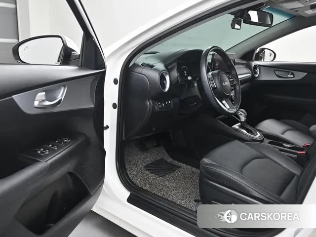 Kia The New K3 2nd generation 2021 Жемчужный цвет из Кореи, фото 2