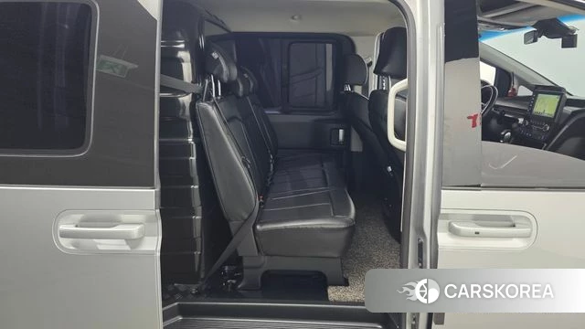 Hyundai Staria 2022 Серебристо-серый из Кореи, фото 2