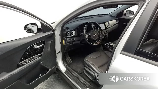 Kia Niro EV 2021 Серебряный из Кореи, фото 2