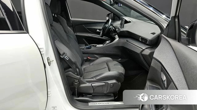 Peugeot 5008 second generation 2018 Белый из Кореи, фото 2