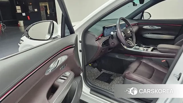 Genesis GV70 2025 Белый из Кореи, фото 2