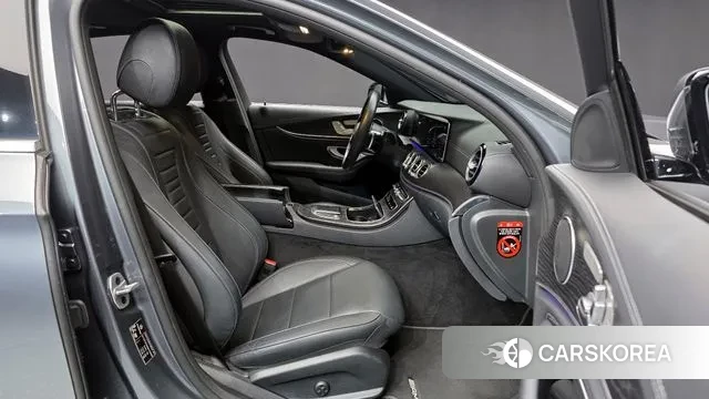 Mercedes-Benz E-Class W213 2021 Серый из Кореи, фото 2