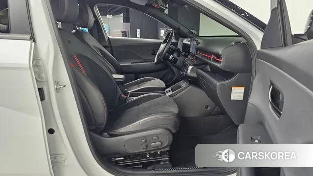 Hyundai Kona Hybrid (SX2) 2023 Белый из Кореи, фото 2