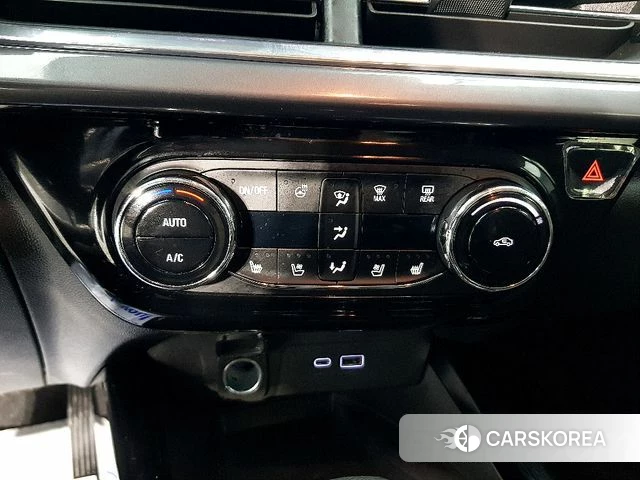 Chevrolet (GM Daewoo) Trax Crossover 2024 Светло-зеленый из Кореи, фото 2